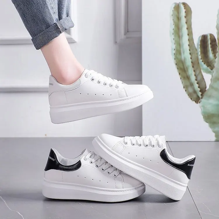 

2022 New Casual Board Shoes Round Toe Rubber Muffin Sole Midheel (3-5cm) Spring