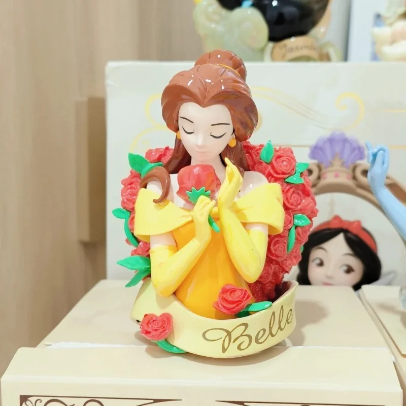 Коробка с фигурками Диснея