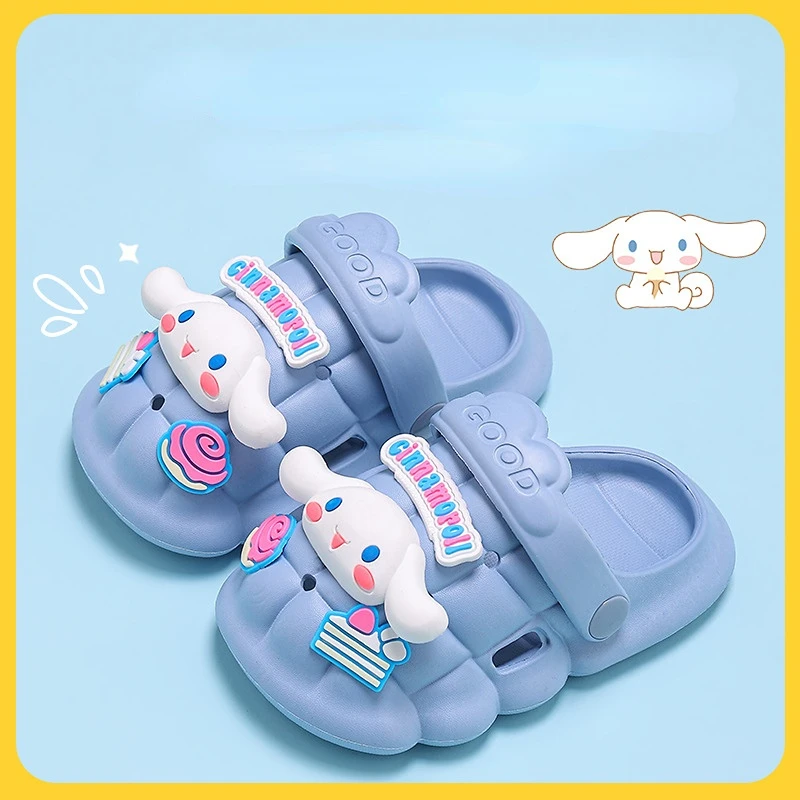 

Sanrioed AnimeCinnamoroll Melody Kuromi Summer Kids Sandals Hole Shoes Girl Boy Beach Shoes Home Slippers Sneaker Gift
