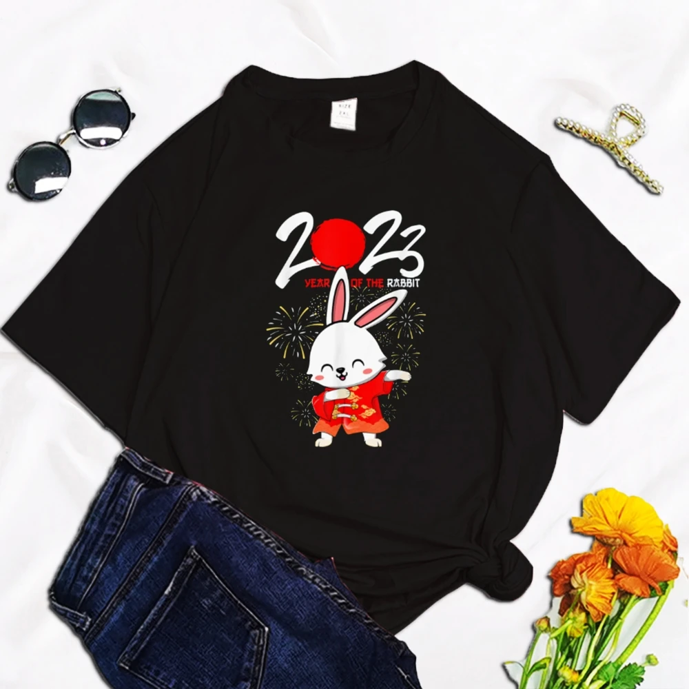 

2023 Happy New Year Kawaii Funny Cute Rabbit print ladies T-shirt casual basis O-collar black shirt short sleeve ladies T-shirt