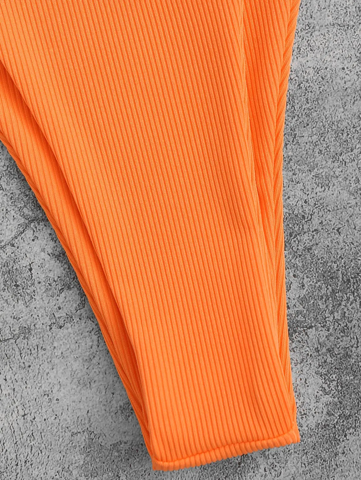 Женский контрастный комплект бикини в рубчик