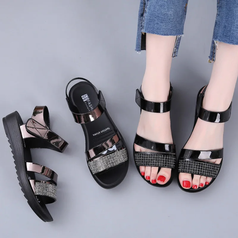 Women's Sandals Fashion Flat Non Slip Versatile Sandals Soft Soles 2022 Summer Shoes Patent Rhinestone Comfortable Sandals Women