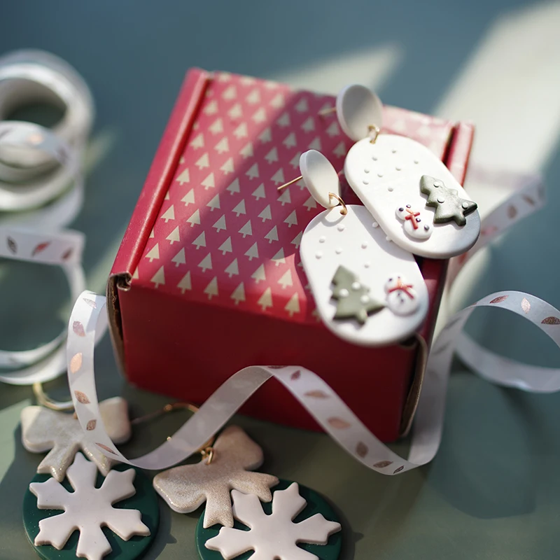 

Рождественская подарочная коробка из бумаги effectouch