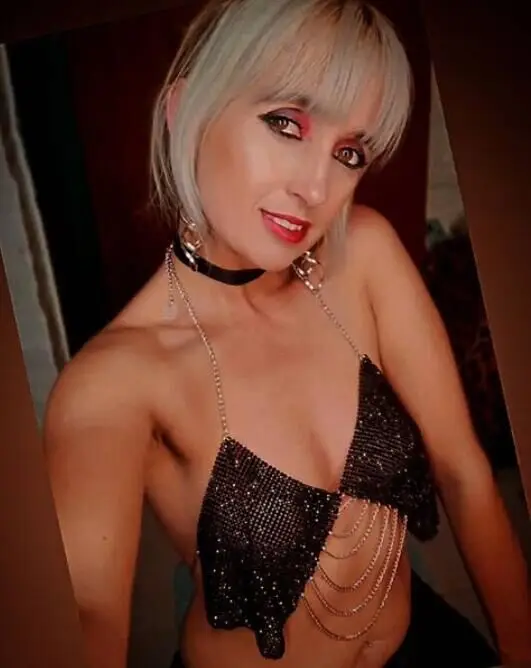 Cutistation Glitter Halter Tank Tops Women Sexy Metal Chain Tassel Bra Sparkly Sequins Top Backless Golden Body Jewelry Bikini |