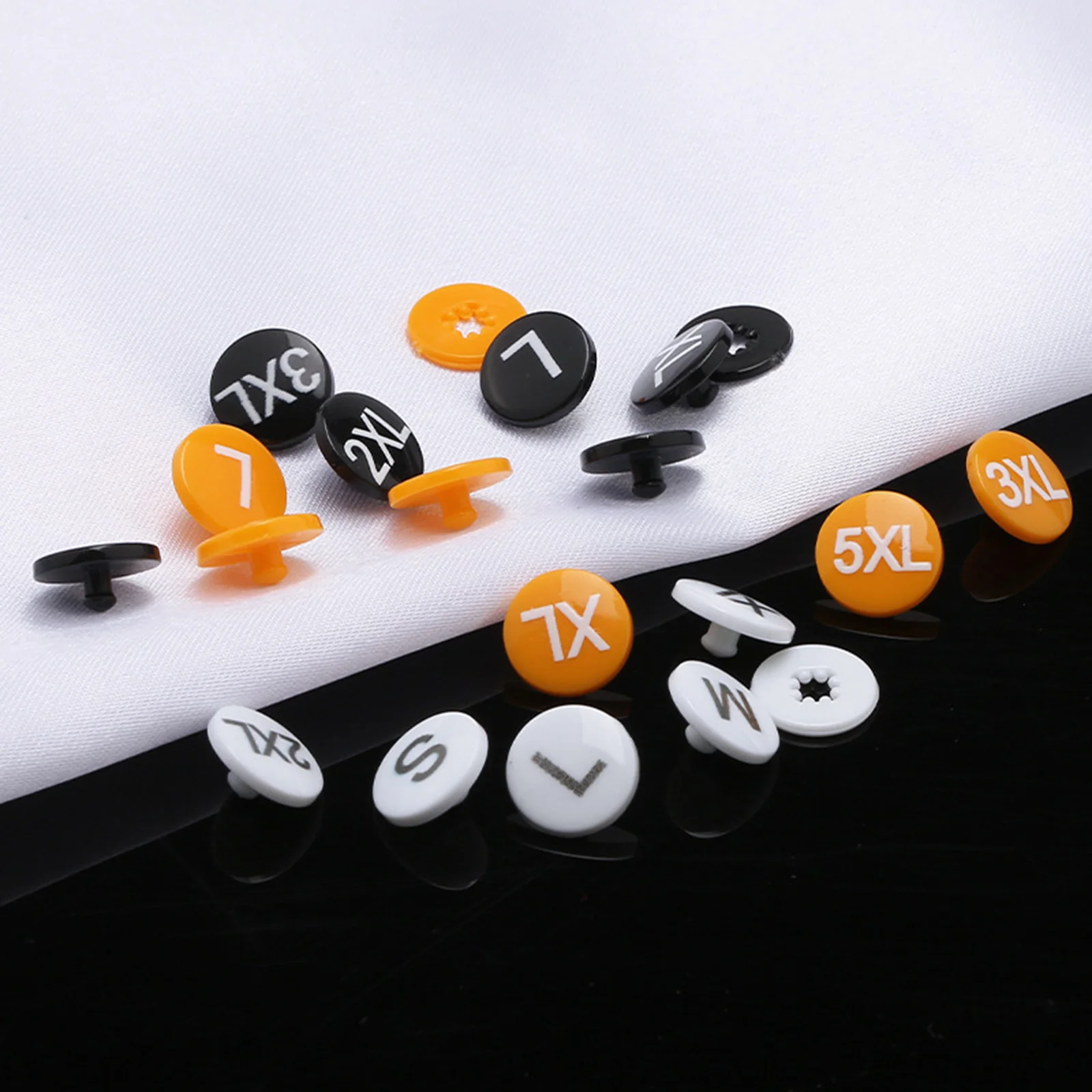 

10mm Multicolor Plastic Double Buckle Size Labels Buttons Clothing (Without Leather Tag) DIY Knitting Tags Sewing Buttons,50PCs