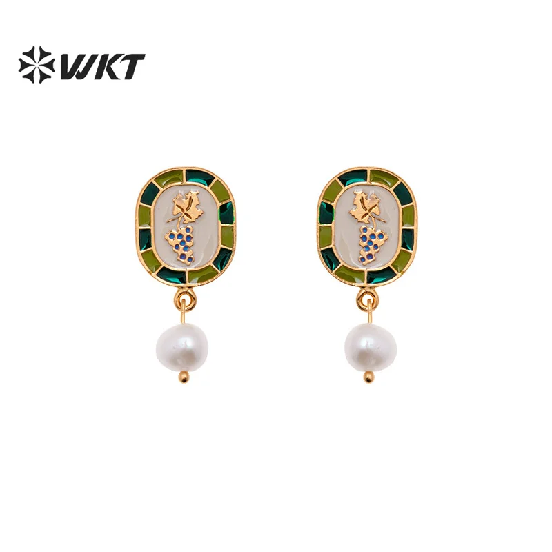 

WT-MPE070 WKT Exquisite Natural Pearl Earrings Engraved Grape Matching Tricolor Enamel Women Jewelry Findings Gift Wholesale