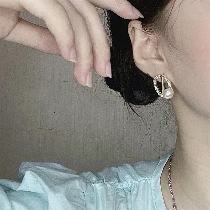 Корейские модные легкие Роскошные Жемчужные Серьги для женщин, милые темпераментные женские серьги-гвоздики, ювелирные изделия, аксессуары для девочек, оптовая продажа