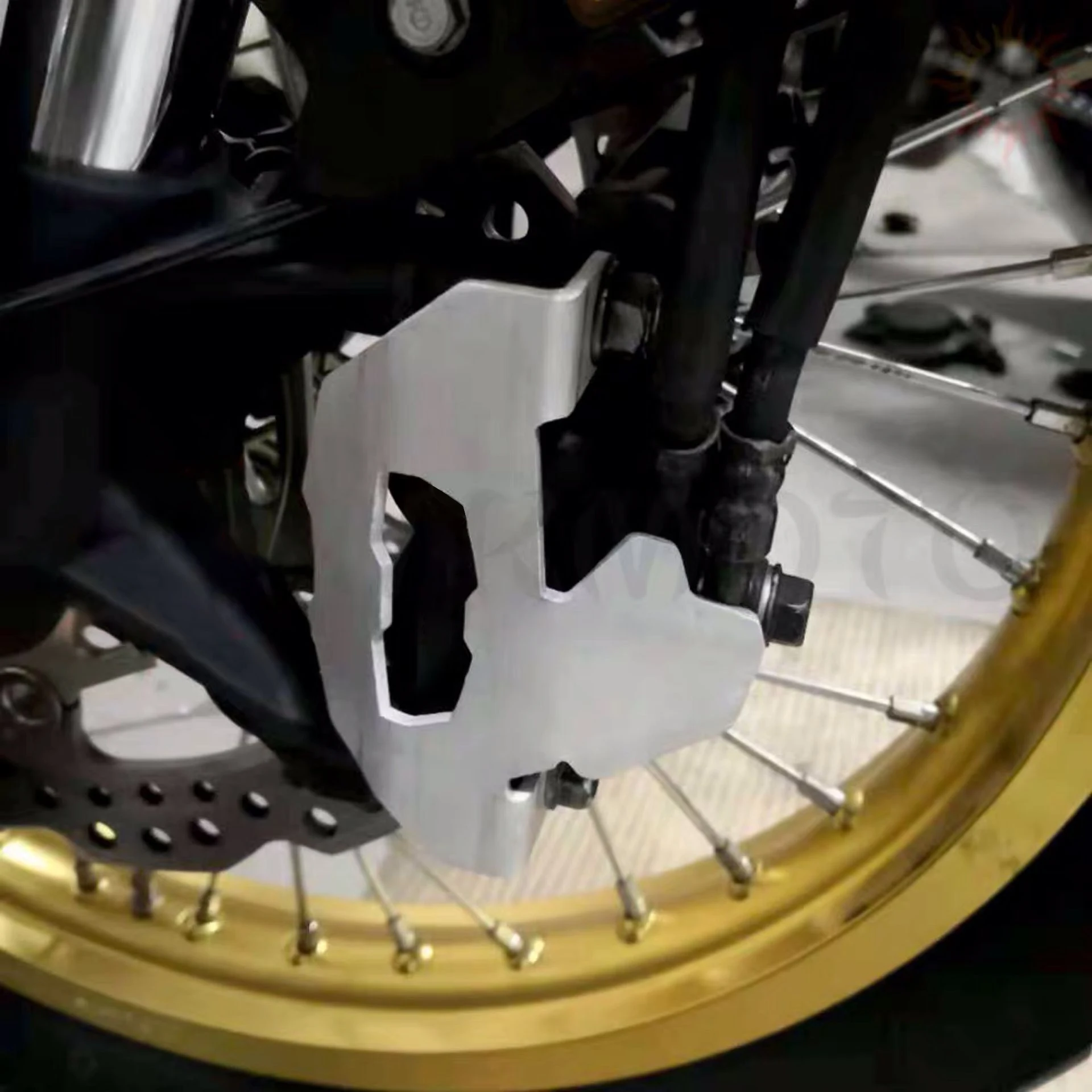 

Новые мотоциклетные передние левые правые тормозные суппорты для HONDA CRF1000L Africa Twin 2016 2017 2018 CRF 1000 L Африка Twin аксессуары