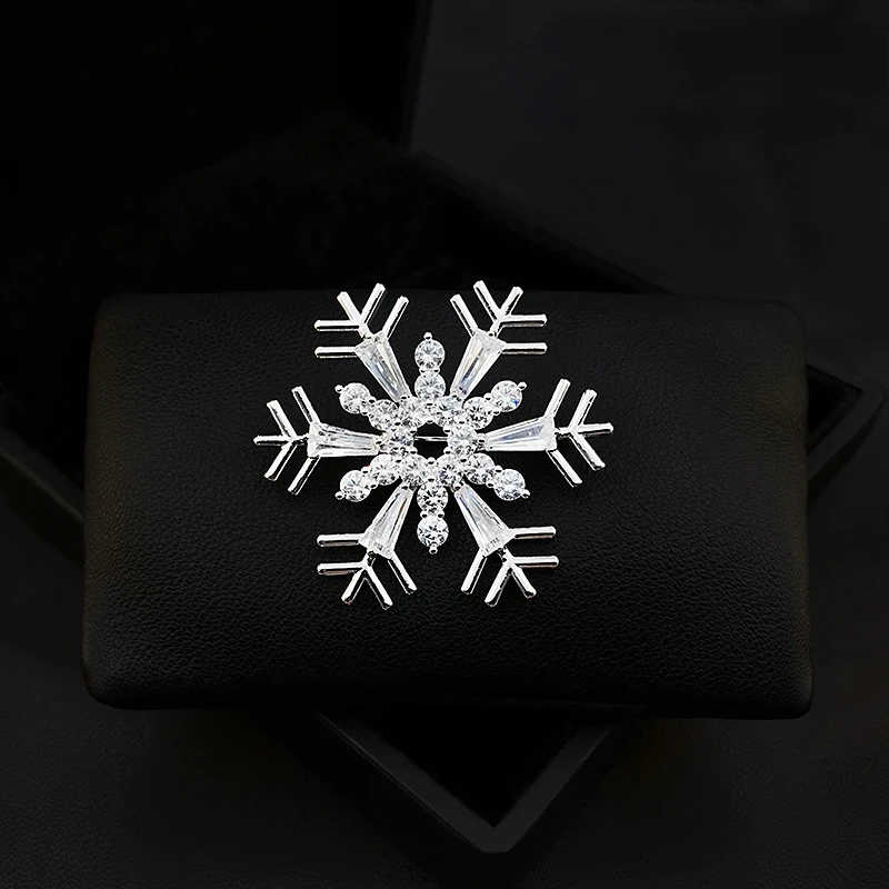 

High-End Snowflake Brooch Cute Japanese Style Pins Fixed Clothes Decorative Creative Corsage All-Match Suit Accessories Jewelry