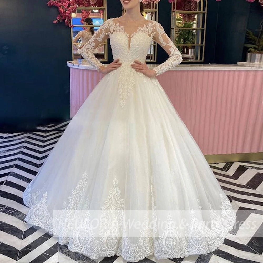 

Princess Ball Gown Wedding Dress long sleeve bride dress V neck plus size robe de mariee Lace beading Wedding Bridal Gown