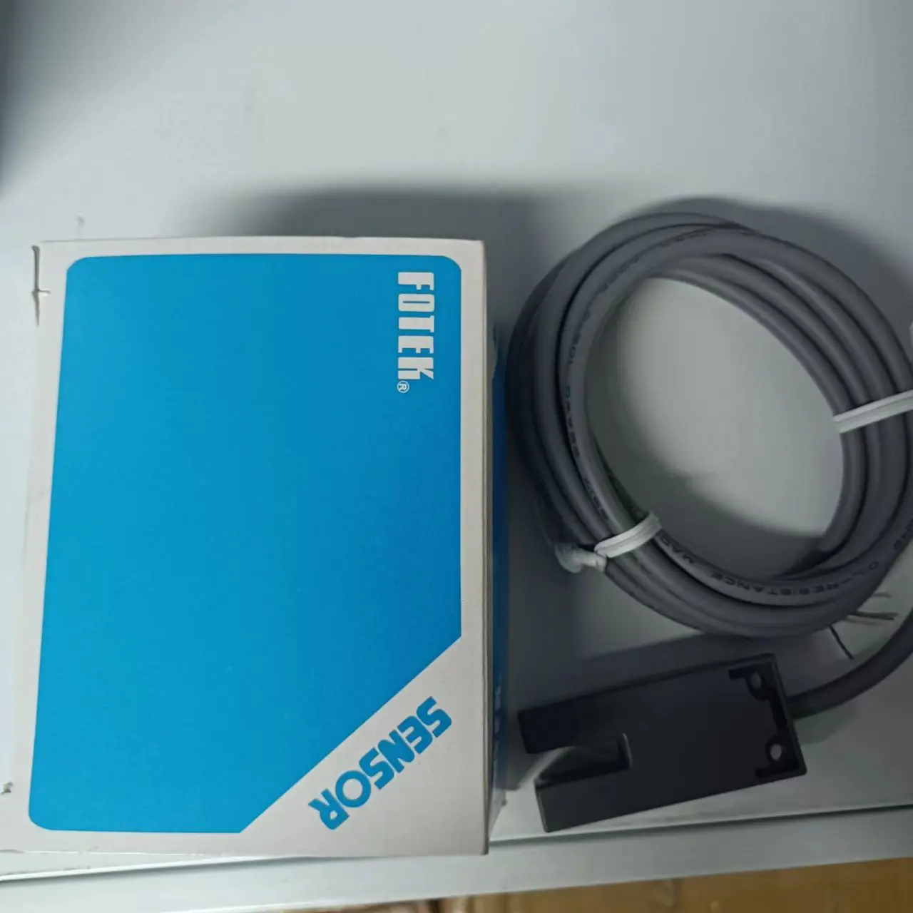 Флуоресцентный индуктивный датчик приближения Квадратный пластиковый 5 мм PNP NPN NO