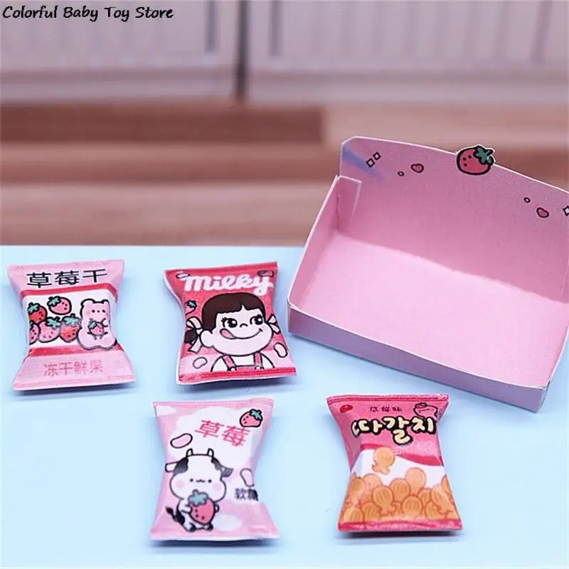 

1 Набор 1:12 миниатюрный мешок для кукольного домика с закусками, мешок для печенья с клубничным печеньем с ящиком для хранения, модель, игрушк...