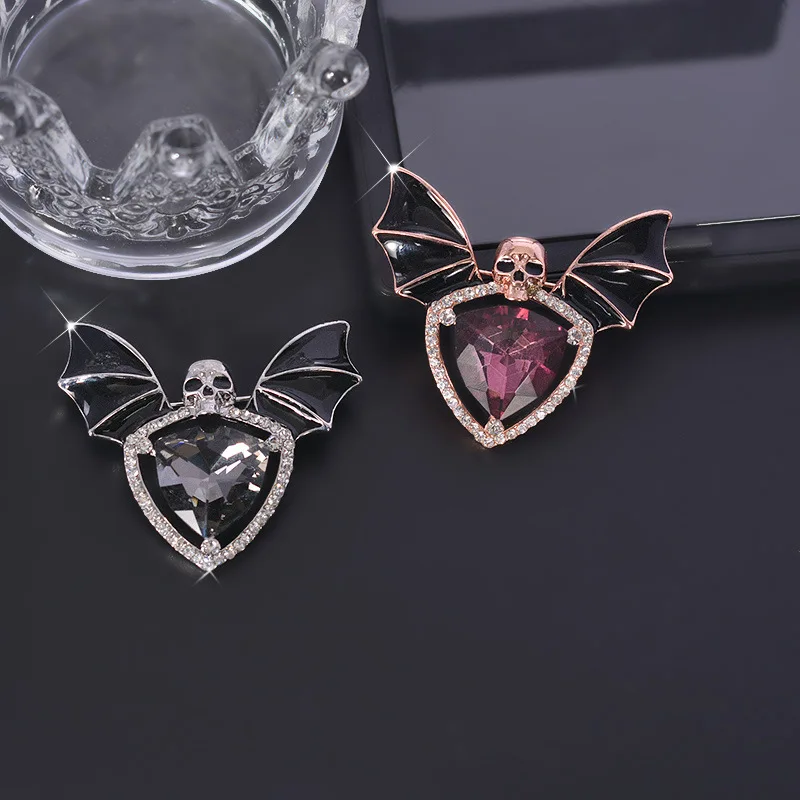 

Skull Enamel Pins,Gothic Batwing Rhinestone Crystal Brooch Pins for Women Girls Gift Brooches Clothes Jewelry Accessories A14