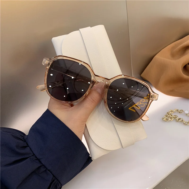 Очки солнцезащитные женские в круглой оправе модные яркие винтажные для туризма