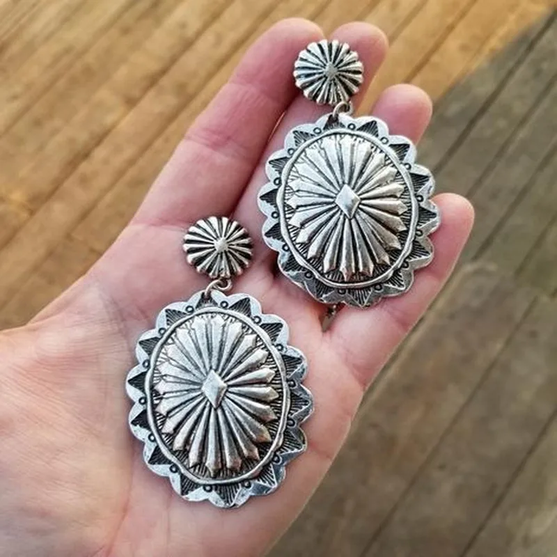 

Vintage Personality Creative Geometric Metal Poirot Western Celtic Totem Oval Earring Jewelry