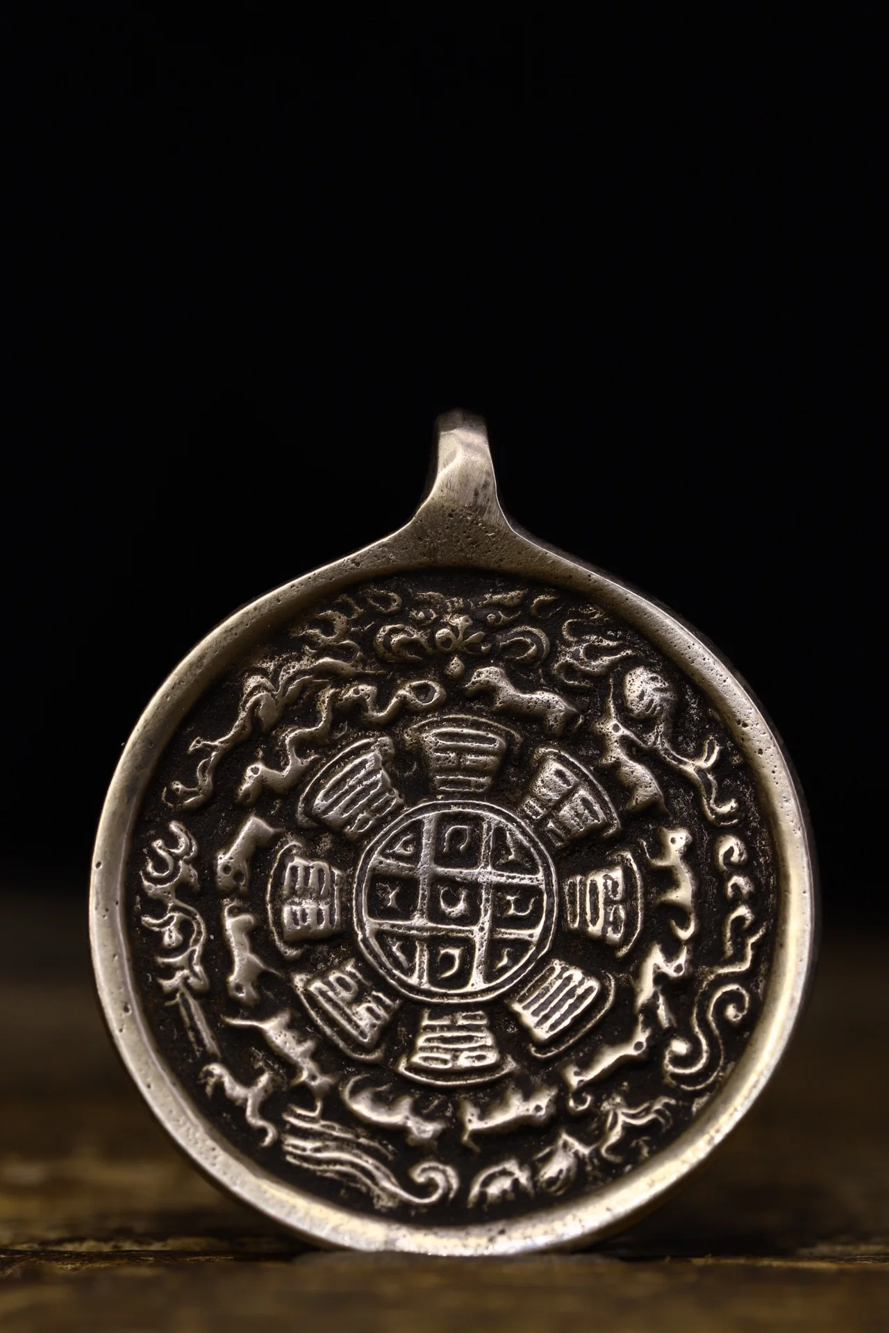 

2"Tibetan Temple Collection Old Tibetan silver Sculpture Nine Palaces Eight Trigrams Amulet pendant Dharma Town house Exorcism