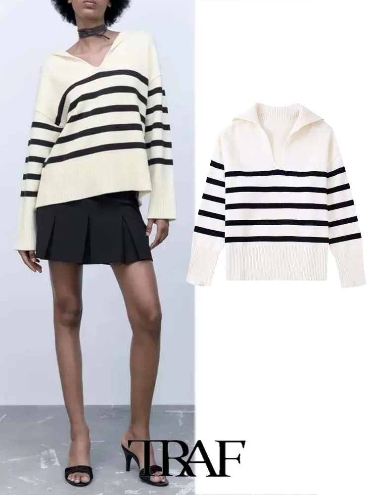 

Женский полосатый свитер с большим отворотом и длинным рукавом