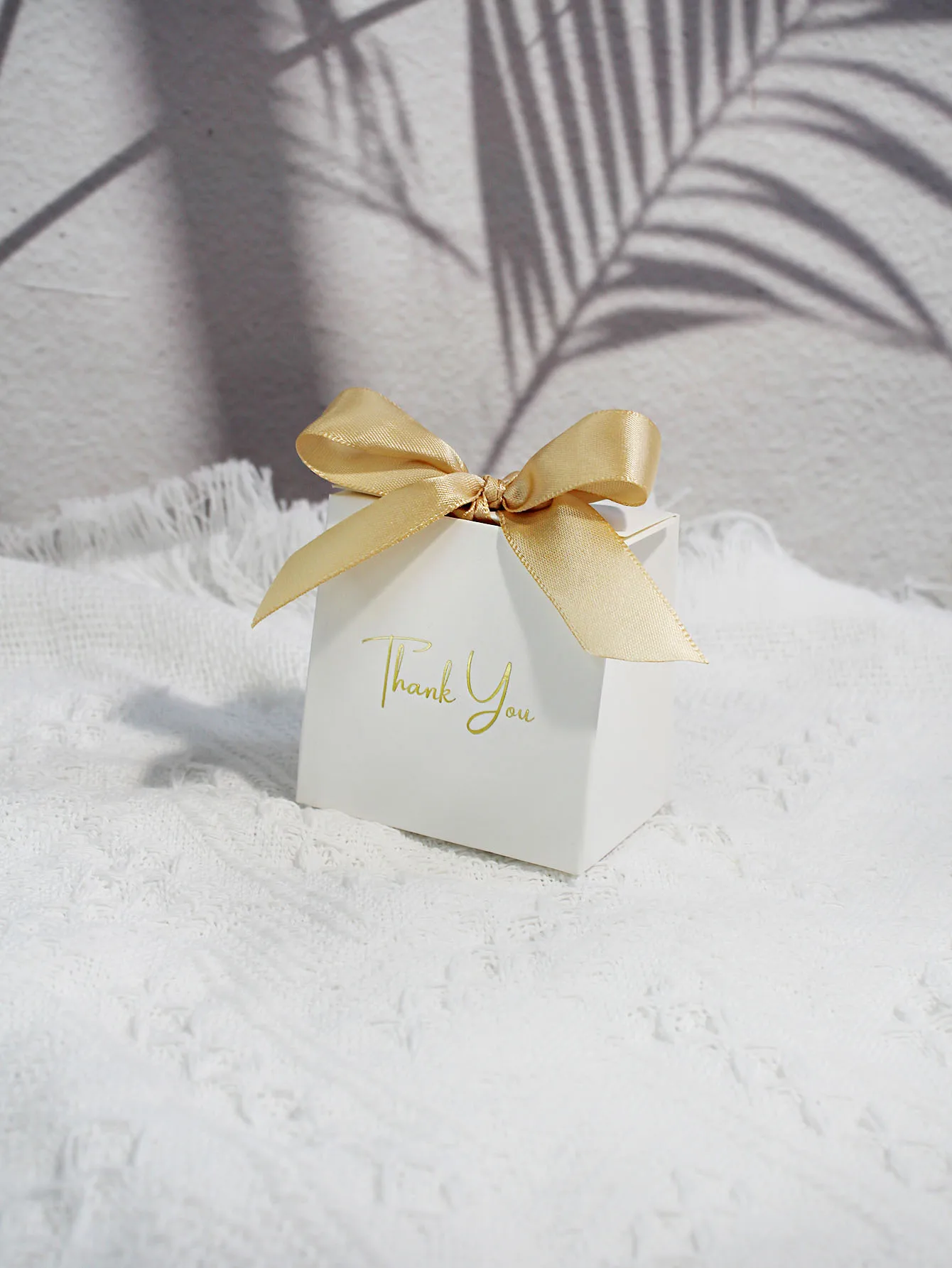 

Картонные подарочные коробки RMTPT