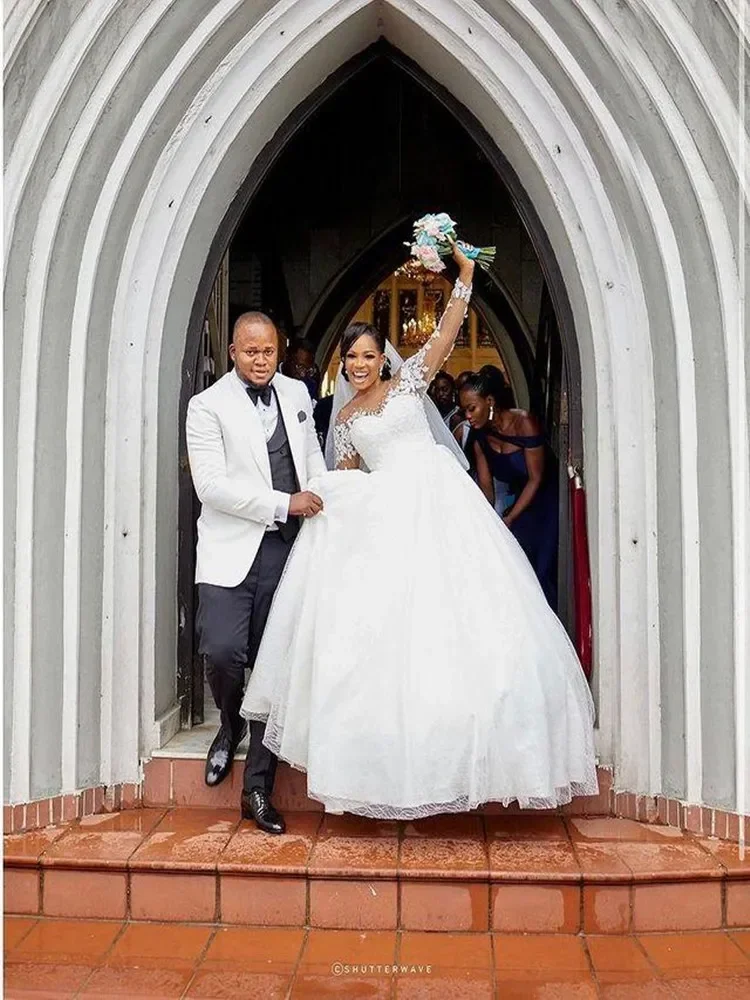 Бальное платье с кружевной аппликацией по индивидуальному заказу свадебные