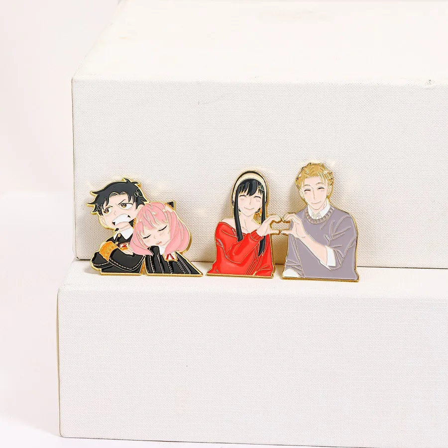 

2022 New Anime Spy x Family Metal Badge Anya Forger Twilight Keychain Japanese Cartoon Accessories Cartoon Free Shipping Items