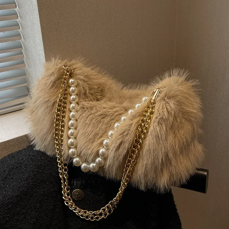 Рисунок 2 - Плюшевые сумочки в стиле ретро