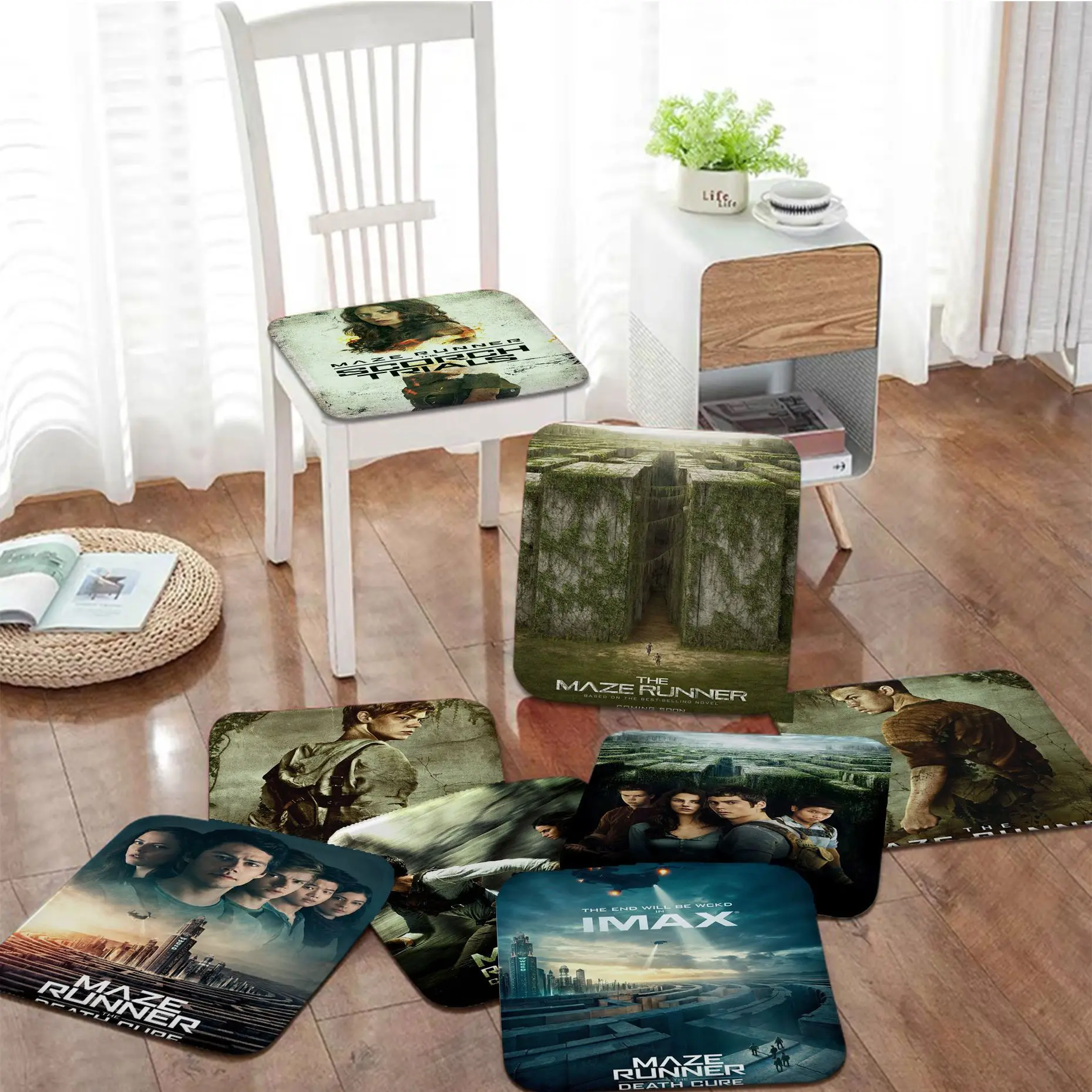 

The Maze Runner Nordic Printing Sofa Mat Dining Room Table Chair Cushions Unisex Fashion Anti-slip Seat Mat