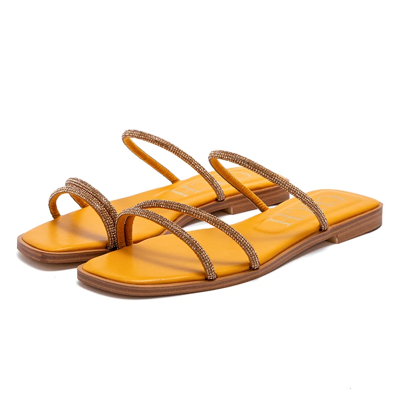 Женские пляжные туфли новинка 2024 модные шлепанцы на плоской подошве с