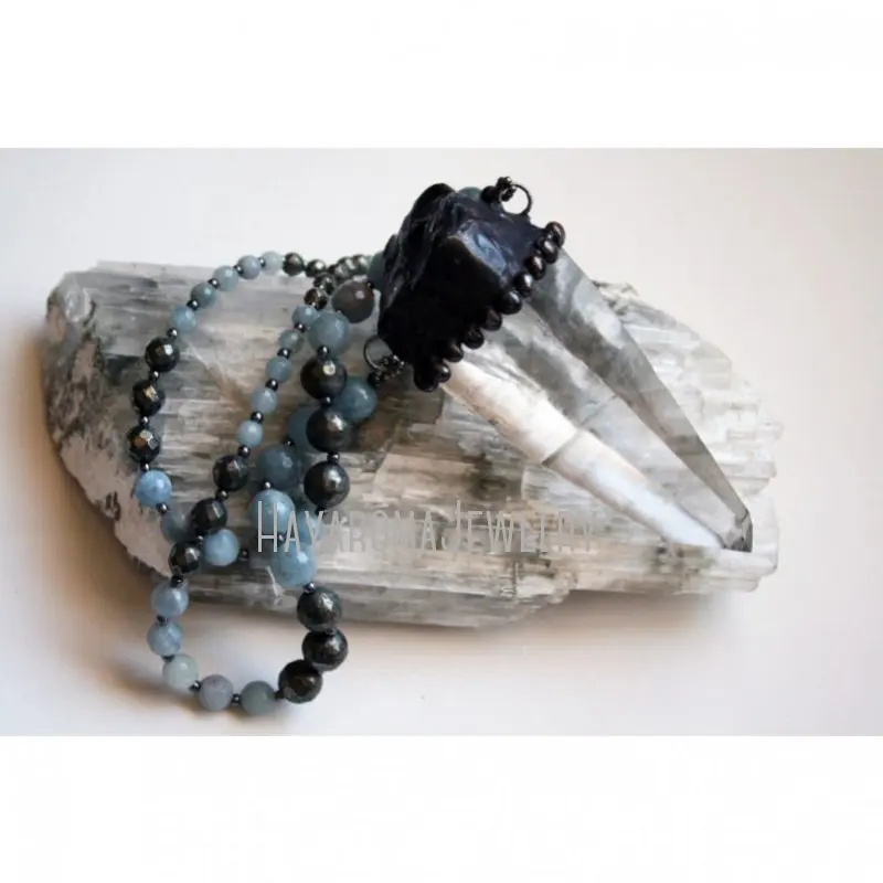 Рисунок 4 - NM43356 массивный бразильский люмерийский кварц