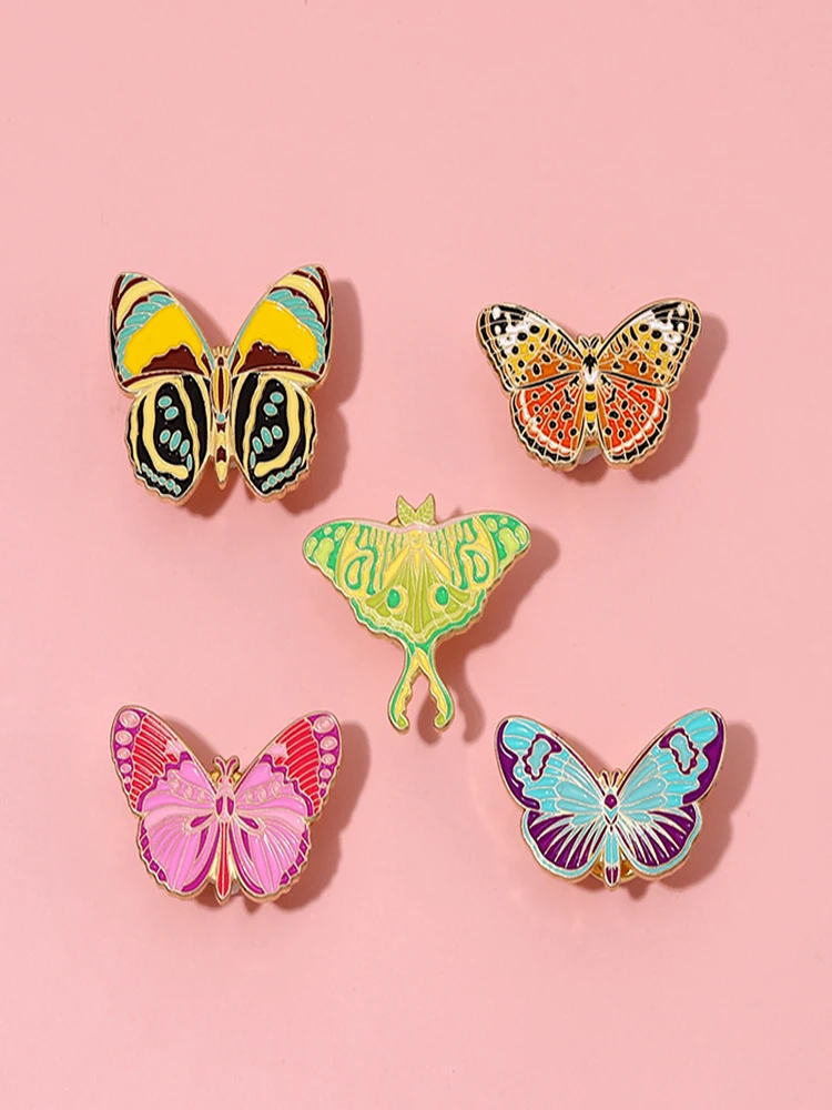 

New Cute Cartoon Color Insect Butterfly Alloy Oil Drop Badge Exquisite Small Gift Jewelry Brooch Female Clothing Accessories