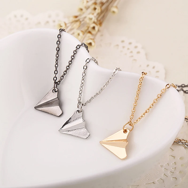 

Fashion Paper Airplane Necklace New Creative Simple Girls Jewelry Accessory Necklace Versatile Popular Exquisite Necklace Gift