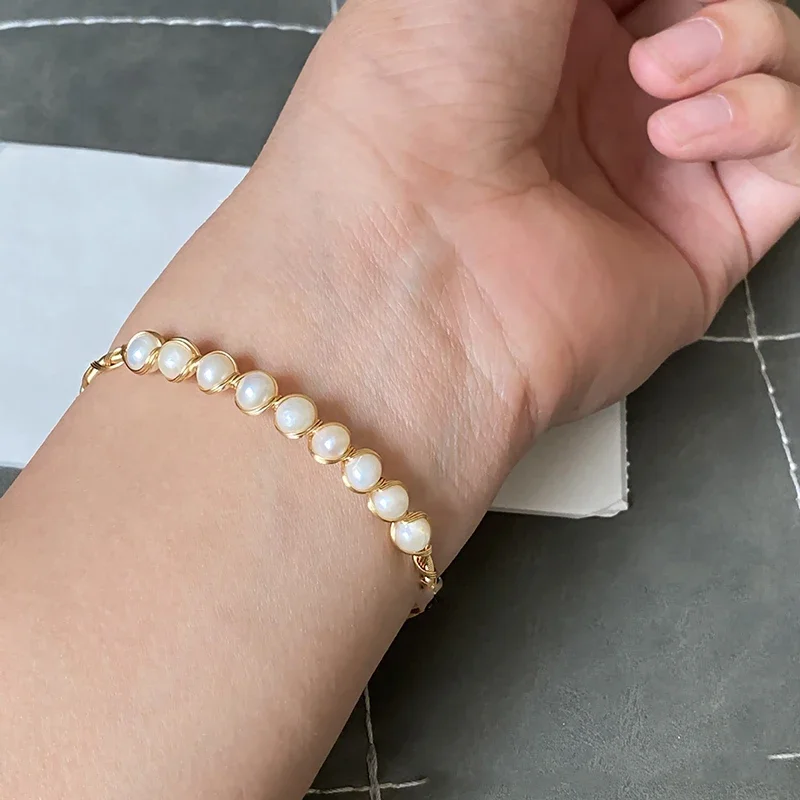 Модные браслеты-манжеты с пресноводным натуральным жемчугом белый/фиолетовый