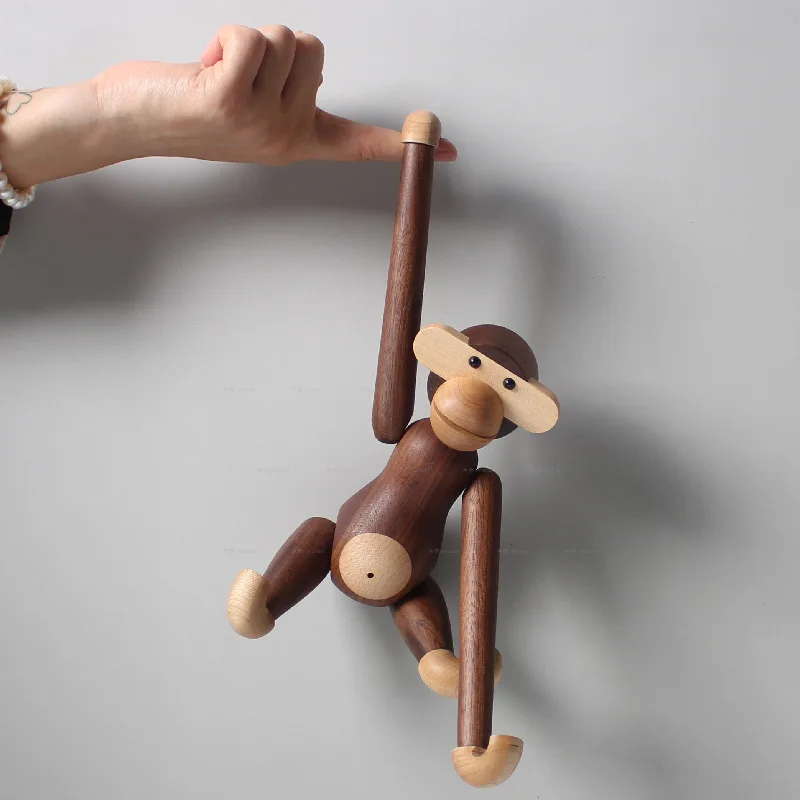 

Creative Wood Monkey Milk Tea Shop Desk Decoration Walnut Gibbon Pendant Nordic Wooden Crafts Home Decor Decorative Figurines