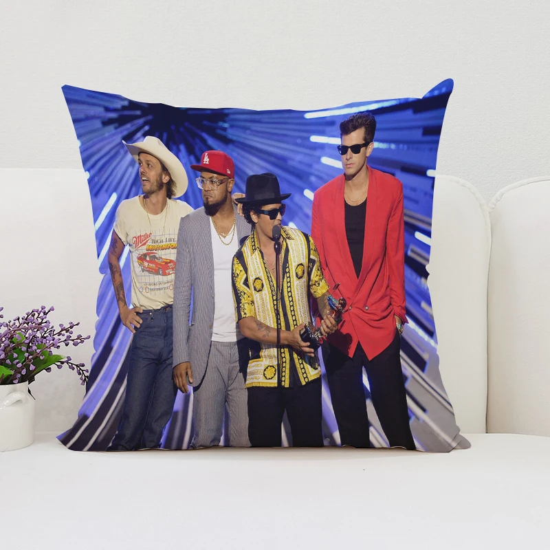 Декоративный гобелен для дивана размер 45x45 см двусторонний принт B-Bruno Mars