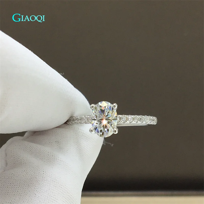 Кольцо из серебра 925 пробы с овальным муассанитом 1 карат |