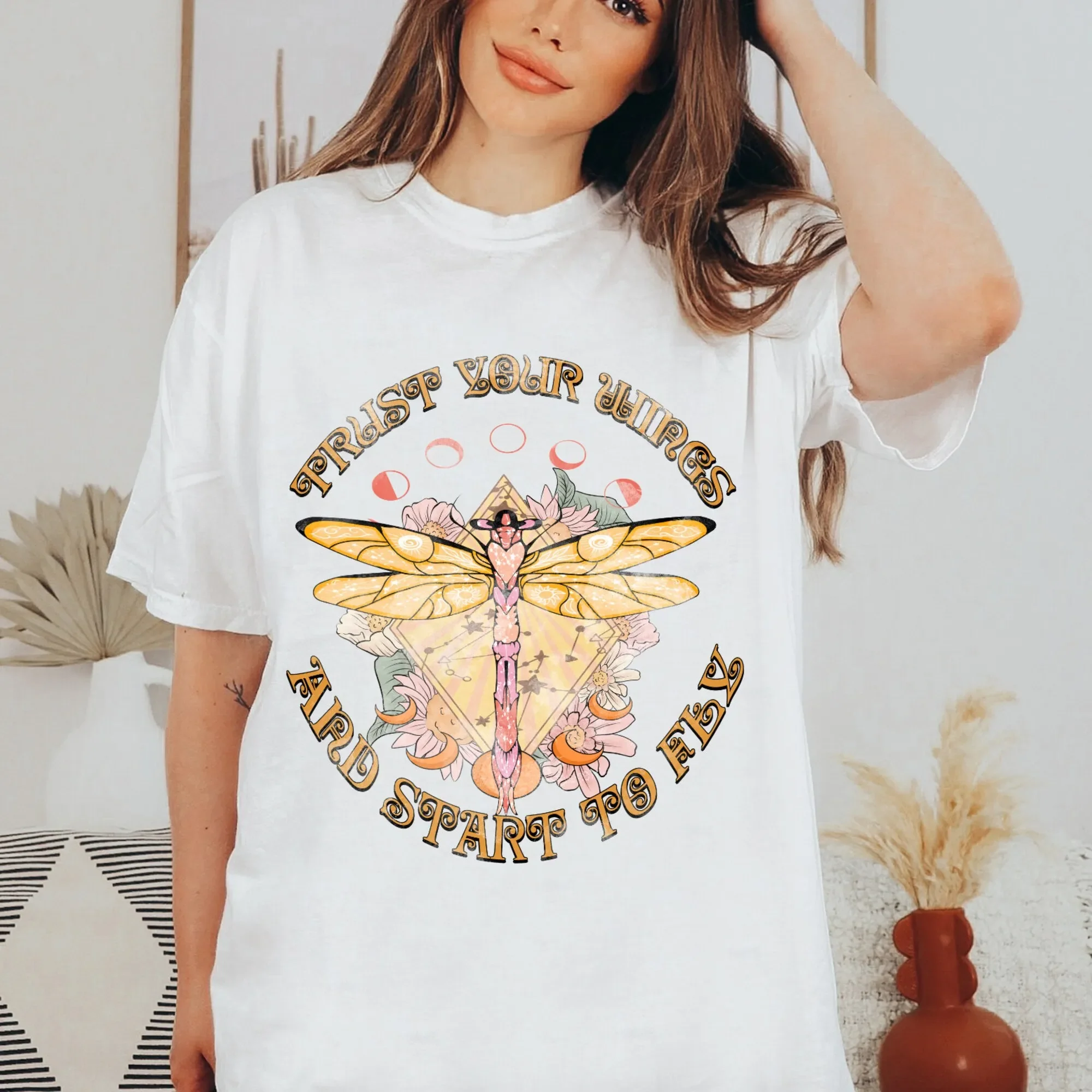 Удобная цветная футболка с надписью Celestial Trust Your Wings And Start To Fly Moon Boho для