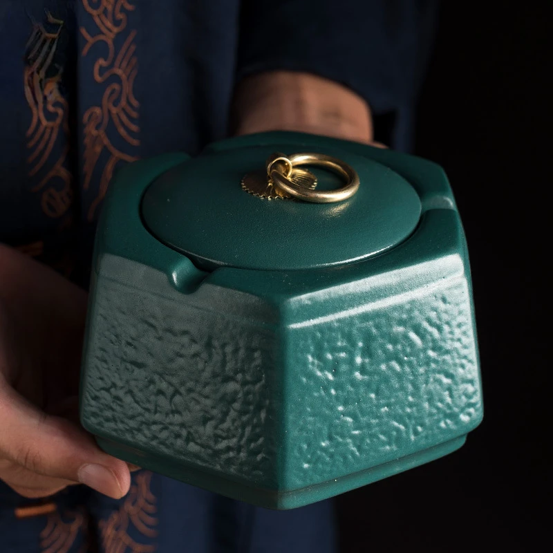 

Домашняя керамическая пепельница с крышкой для гостиной, пепельница для автомобиля, пепельница с защитой от летания, простая большая пепел...