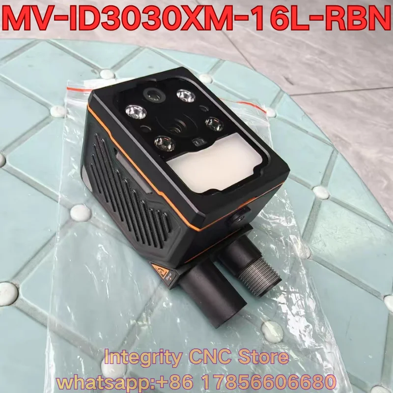 Фото Проверка функционала б/у промышленного считывателя кодов MV-ID3030XM-16L-RBN показывает нормальную работу. №2