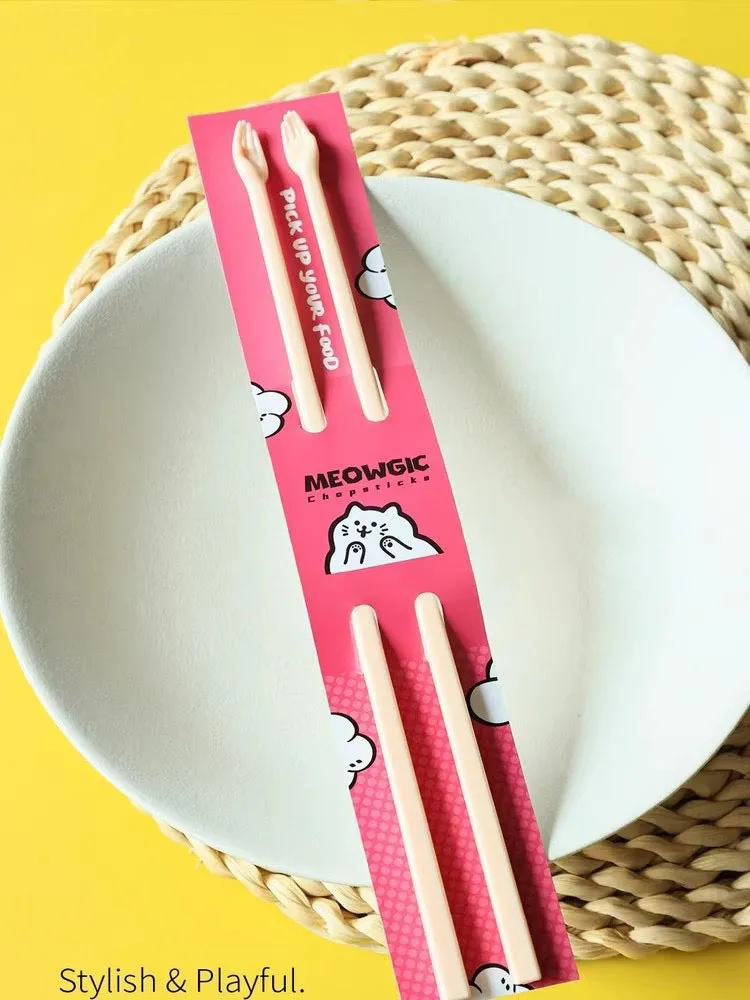 

Палочки для еды в форме руки