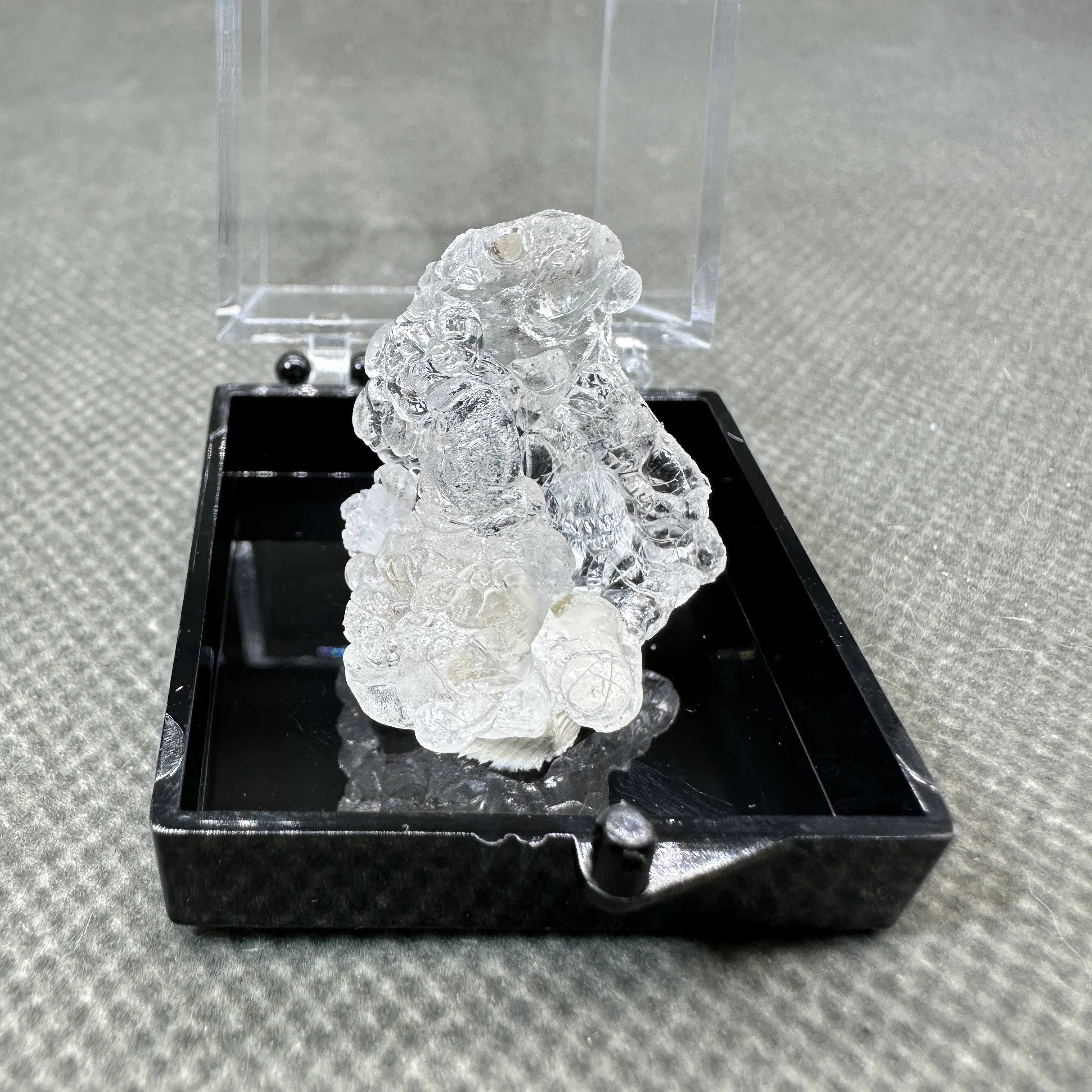 

Кристалл гиалит Мексиканский зеленый флуоресцентный QIANCHUAN