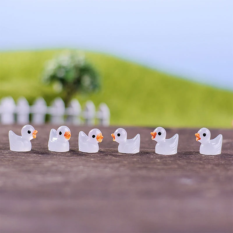 

10PCS Mini Luminous Resin Ducks Glow In The Dark Miniature Ornament Tiny Desktop Ornament DIY Garden Dollhouse Duck Accessories