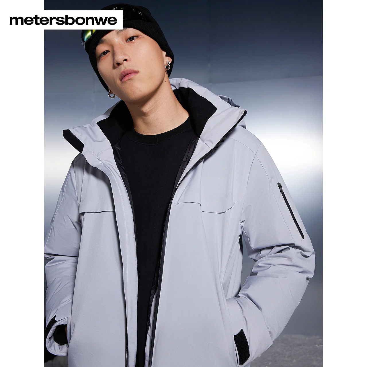 Рисунок 2 - Мужское и Женское пальто Metersbonwe средней длины