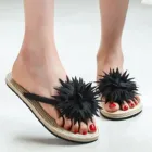 Шлепанцы женские с цветами и мячиком, Нескользящие сандалии на плоской подошве, элегантные пляжные тапочки в богемном стиле, для улицы