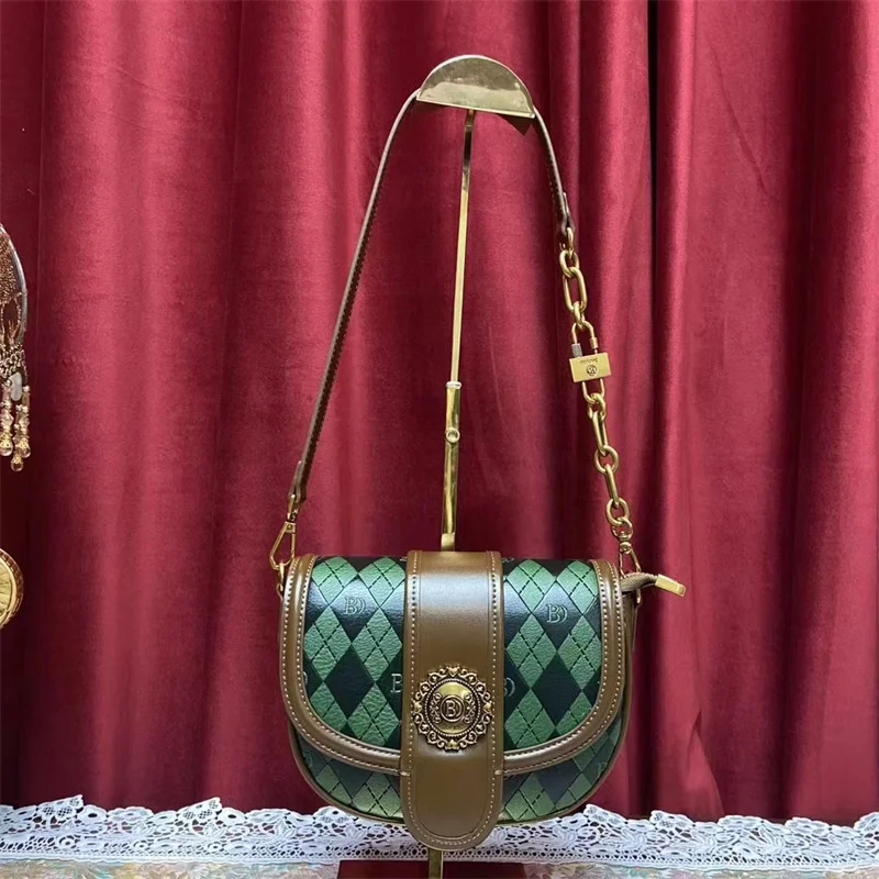 

high quality luxury brand Bedyoo Wizard of Oz Plaid Contrast Saddle Female 2023 Autumn and Winter New Versatile One Shoulder Cro