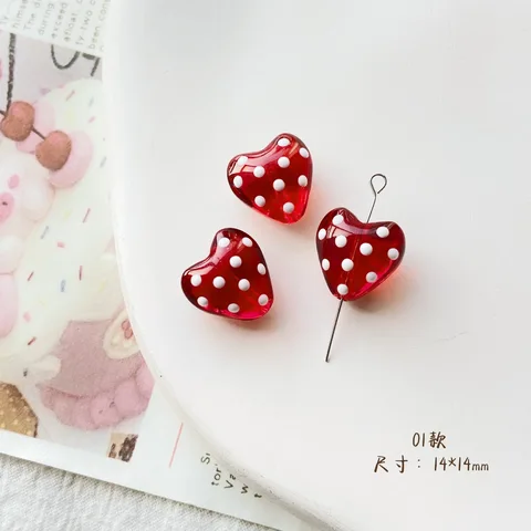 Красные стеклянные сердцевидные бусины YoZuSmily