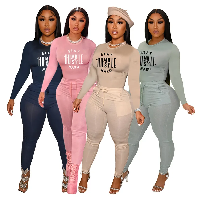 

Женский спортивный костюм из двух предметов с цветочным принтом и надписью