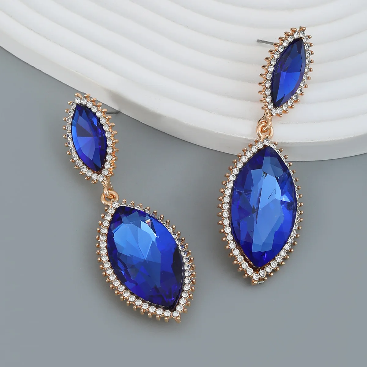 2023 Fashion Crystal Dangle Earrings High-quality Banquet Party Accessories for Women Statement Rhinestone Luxury Jewelry Gifts