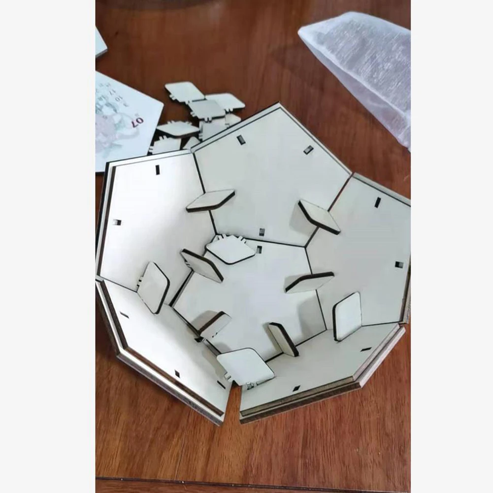 Деревянная необычная детская игрушка для футбола с календарем |