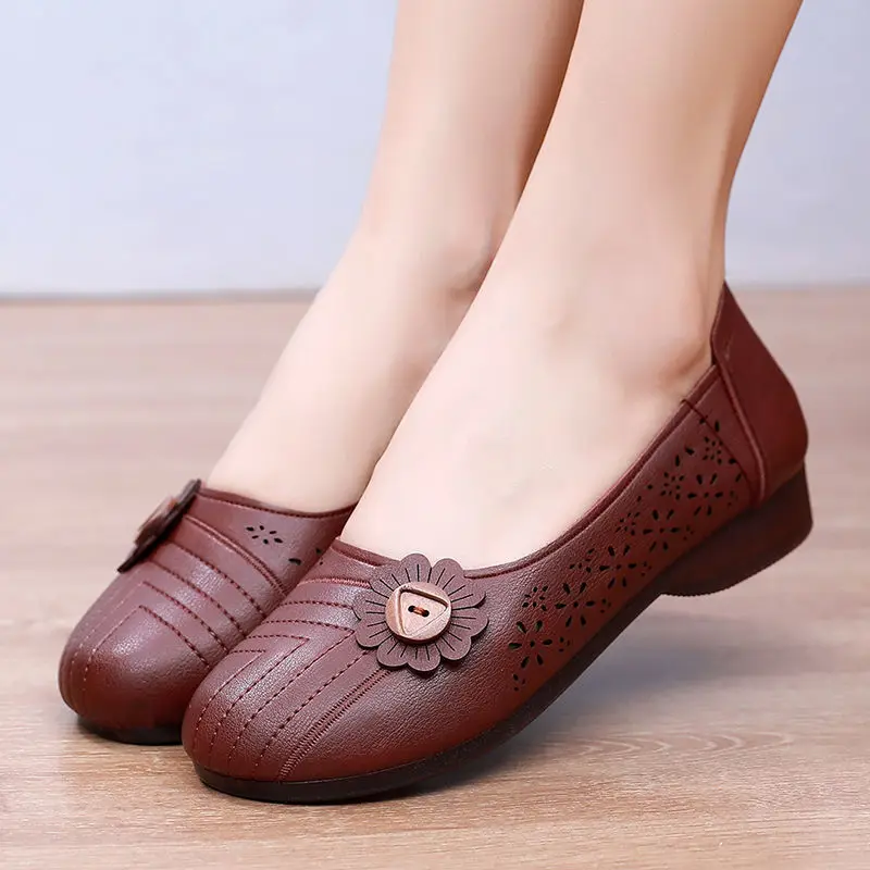 fashion leather casual shoes for women summer flats cut outs breathable loafers ladies ballet shoes moccasins female wide shoes
