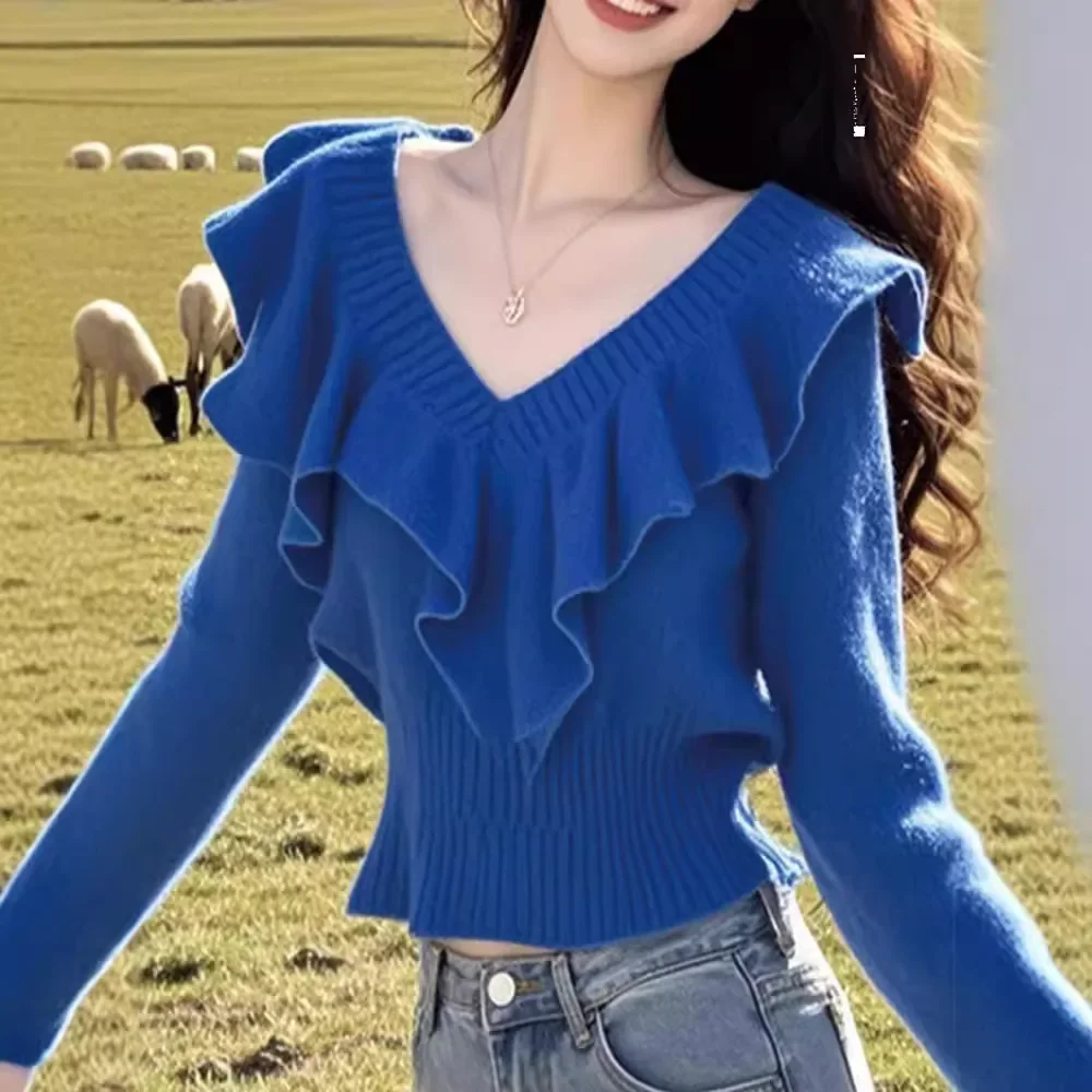 Осенний новый атмосферный свитер с рюшами и v-образным вырезом белый синий