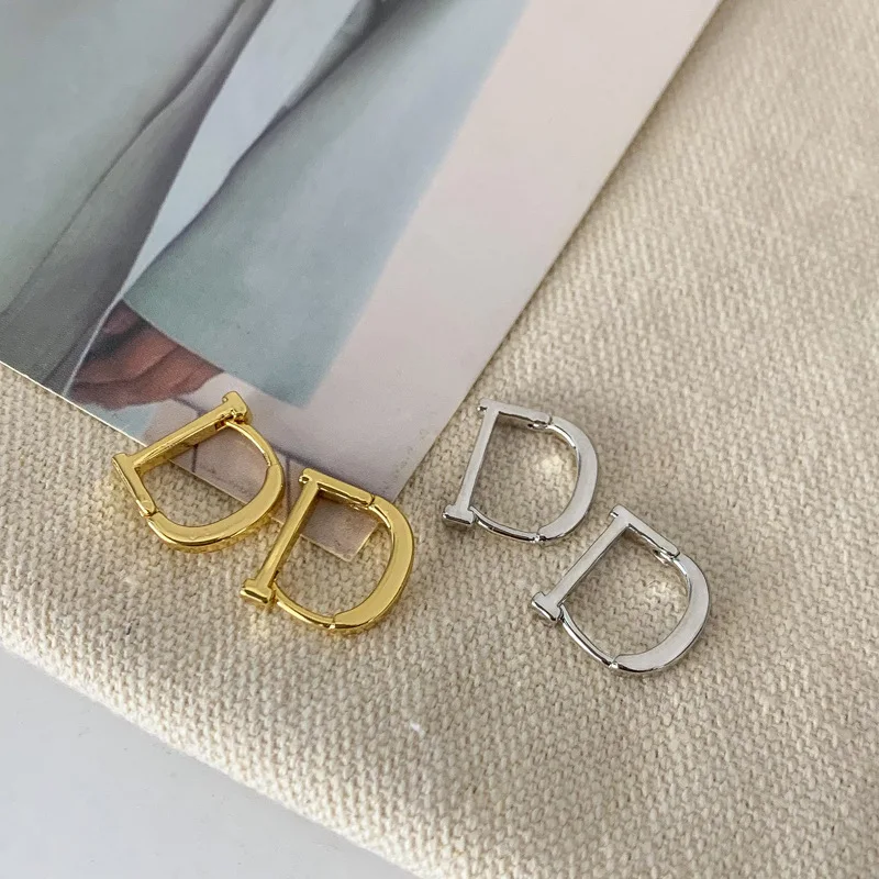 

New Trend 2022 Luxury Brand Simple Elegant Metal Gold Pierced Letter D Earrings For Women Charms Ear Jewelry Gift